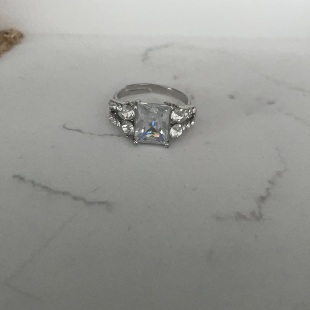 Adjustable ring size 7